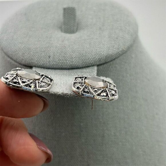 Square Art Deco Faux Black Hematite Rhinestone Stud Earrings Sparkle Fun - Picture 6 of 8